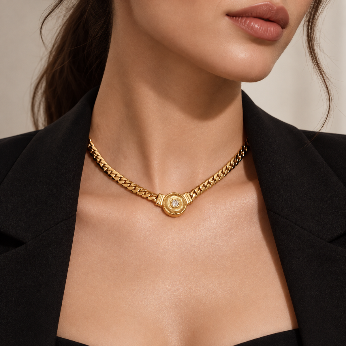 Medaglione Necklace
