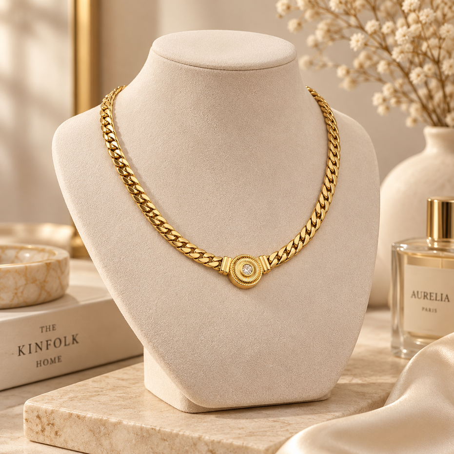 Medaglione Necklace