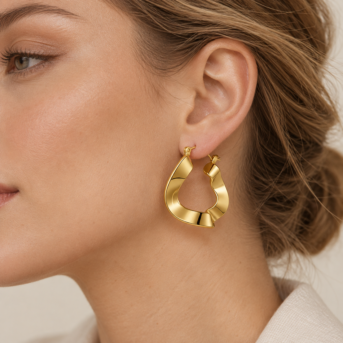 Serena Twist Hoops