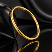 Ovale Classic Bangle